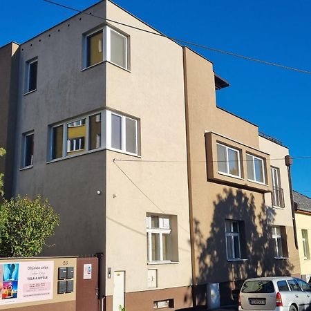 Appartamento Apartman Centrum Mudronova Košice Esterno foto