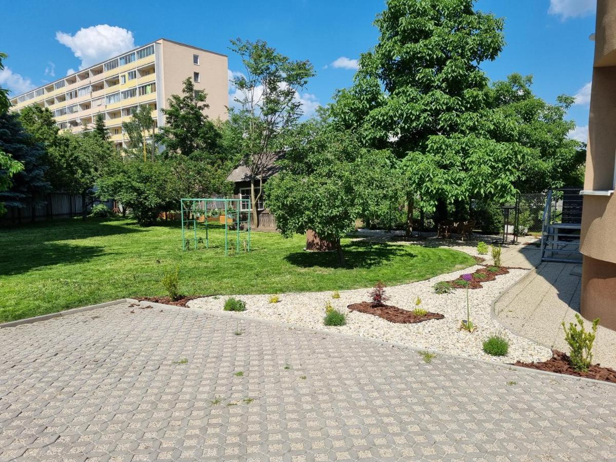 Appartamento Apartman Centrum Mudronova Košice Esterno foto