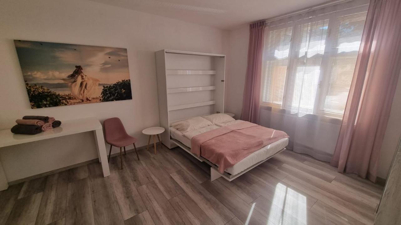 Appartamento Apartman Centrum Mudronova Košice Esterno foto