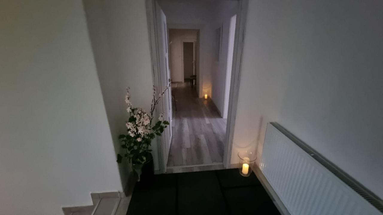 Appartamento Apartman Centrum Mudronova Košice Esterno foto