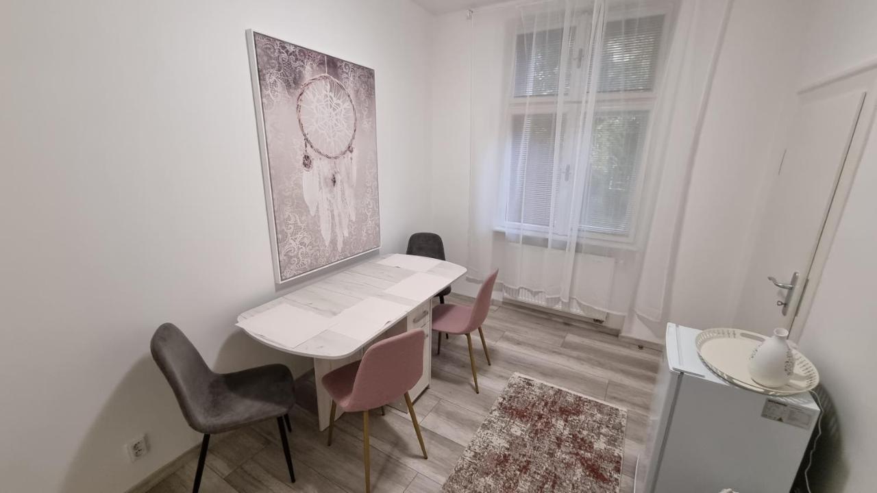 Appartamento Apartman Centrum Mudronova Košice Esterno foto