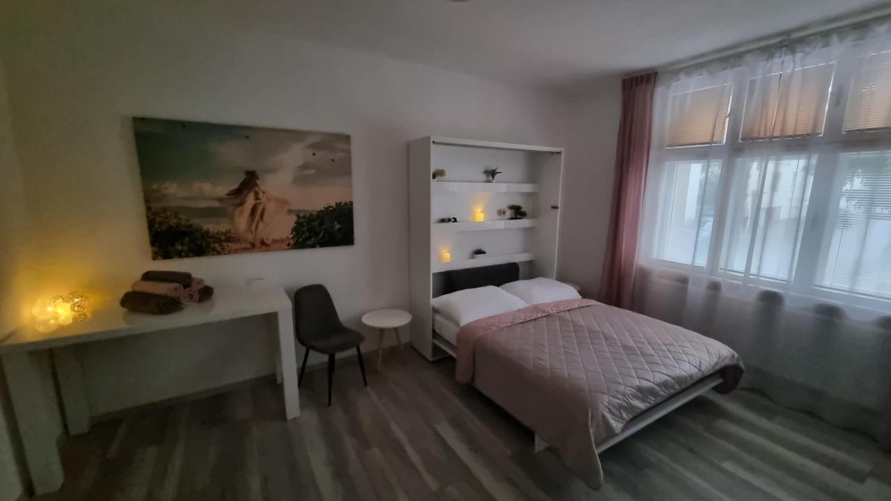 Appartamento Apartman Centrum Mudronova Košice Esterno foto