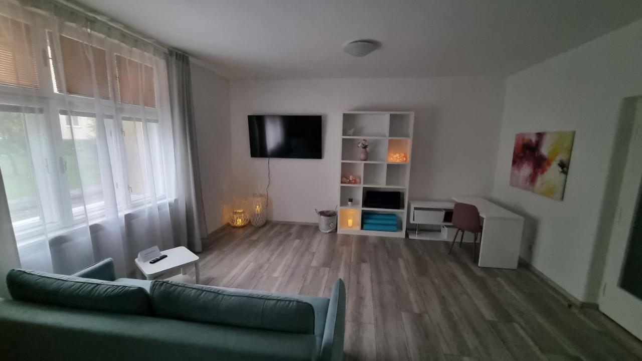 Appartamento Apartman Centrum Mudronova Košice Esterno foto