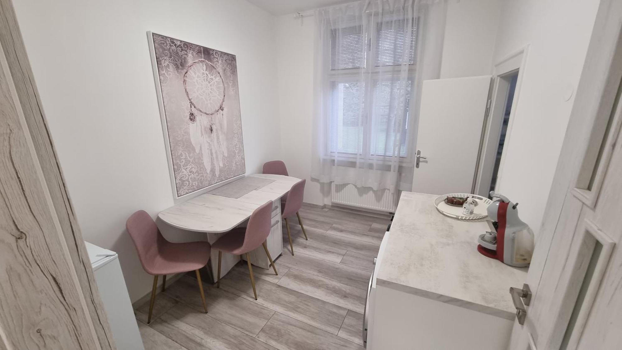 Appartamento Apartman Centrum Mudronova Košice Esterno foto